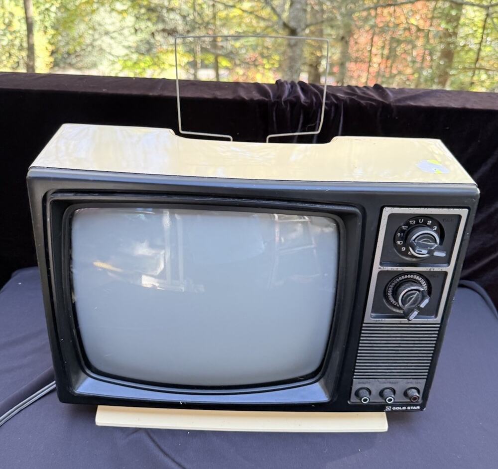 Rare VINTAGE GOLD STAR TV BMR-2100 KOREA 1970’s Tested Works!